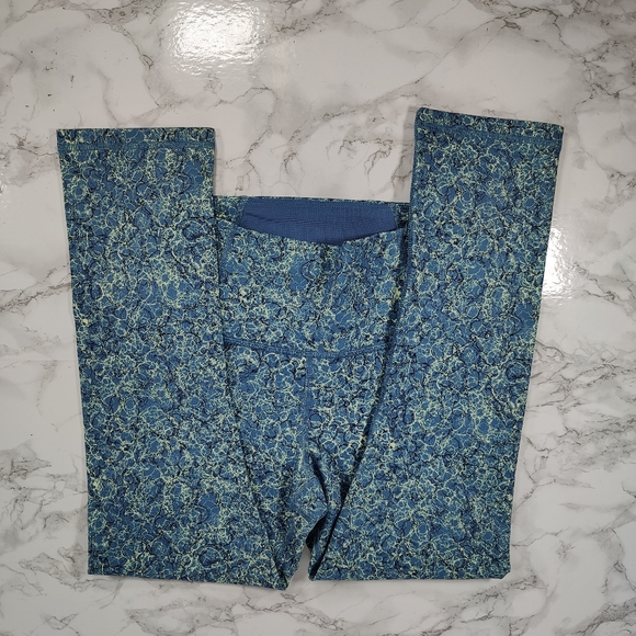 Under Armour Blue Green Patterned Leggings Size XS - Picture 4 of 7